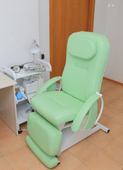 Кресло косметологическое электрическое "Ирина"