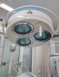 3-х рефлекторный светильник СПР-5–Е-ЭМА передвижной, хирургический, новый