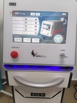 Неодимовый лазерный аппарат Genelux (Q-SWITCH ND:YAG ЛАЗЕР)  для карбонового пилинга, удаления татуировок и пигментных пятен