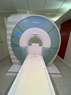 Siemens Magnetom Essenza 1.5T 
