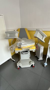 Кушетка смотровая, КРЕСЛО гинекологическое с изменяемой высотой, электрика на колесах, 19-SM612 ИТАЛИЯ