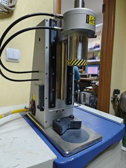 Комплекс: дозатор Flexicon PF22 и укупорщик FS32, GMP