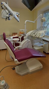 Стоматологическая установка Fedesa Astral с верхней подачей