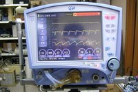 Аппарат ИВЛ Viasys Vela 16531-06, рабочий, с компрессором, требует замены датчика O₂