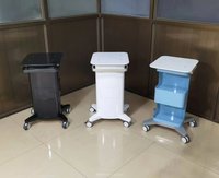 Медицинская тележка на колесиках