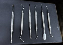 Набор стоматологических инструментов гладилки, распаторы