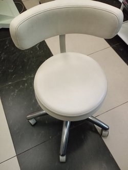 Стул врача-косметолога