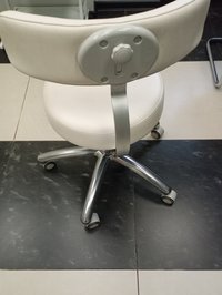 Стул врача-косметолога