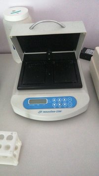 Устройство для встряхивания и инкубации микропланшет Immunochem-2200