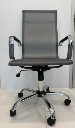 Офисное кресло