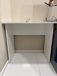 Столы для медицинских кабинетов, салонов красоты или офисов