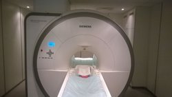 Мрт томограф Siemens Essenza 1,5 тесла бу.